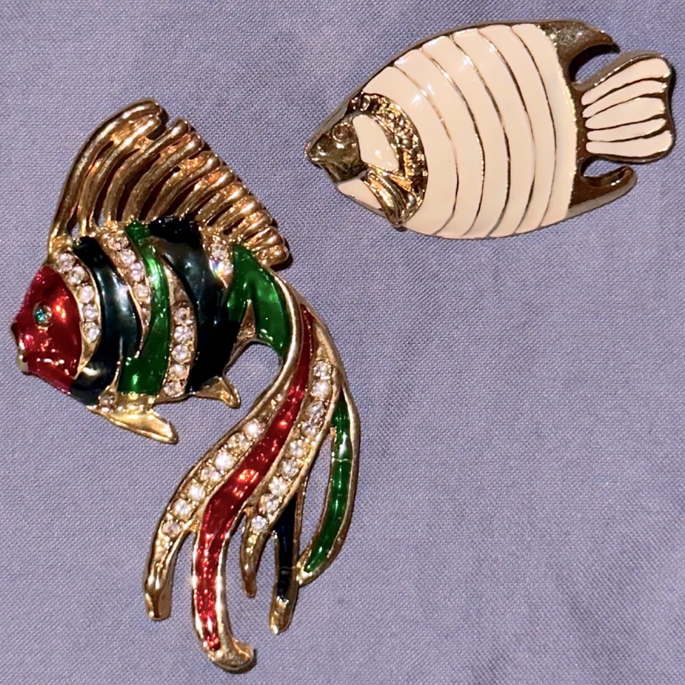 Two fish brooches! So cute! - Picture 2 of 7